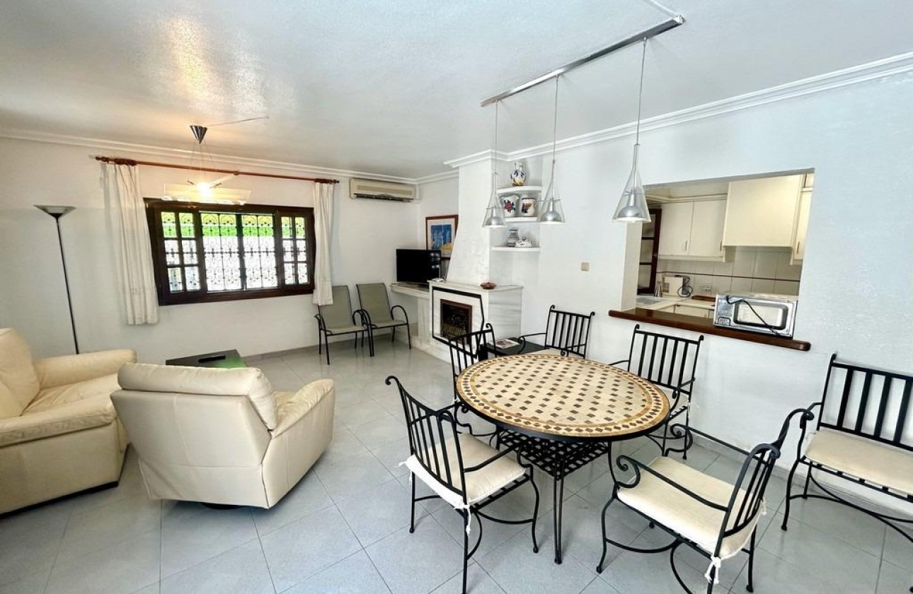 Wiederverkauf - Villa - Orihuela Costa - La Zenia