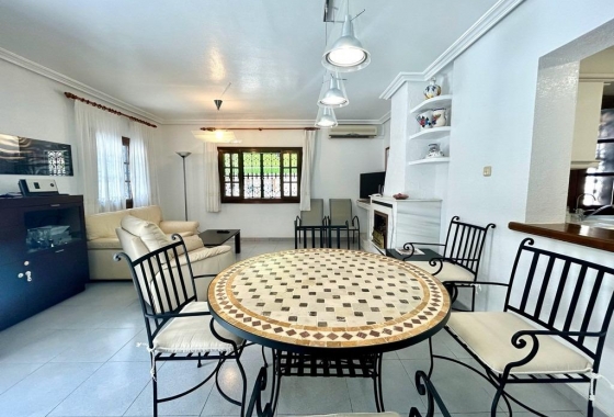 Wiederverkauf - Villa - Orihuela Costa - La Zenia