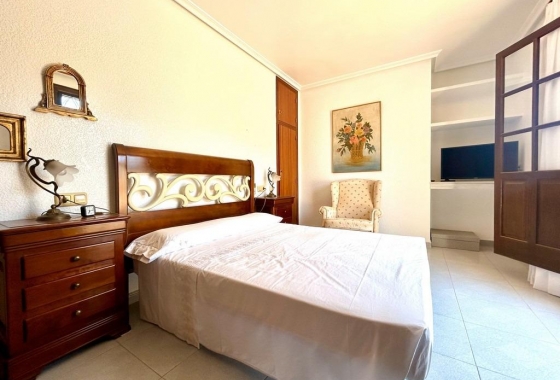 Wiederverkauf - Villa - Orihuela Costa - La Zenia