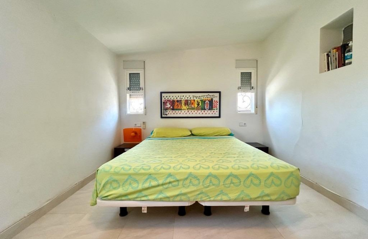 Wiederverkauf - Villa - Orihuela Costa - La Zenia