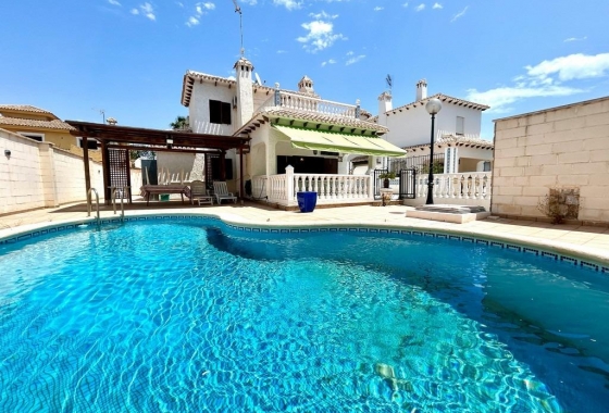Wiederverkauf - Villa - Orihuela Costa - La Zenia