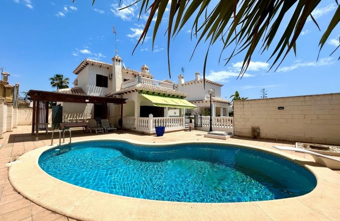 Wiederverkauf - Villa - Orihuela Costa - La Zenia