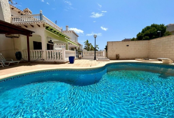 Wiederverkauf - Villa - Orihuela Costa - La Zenia