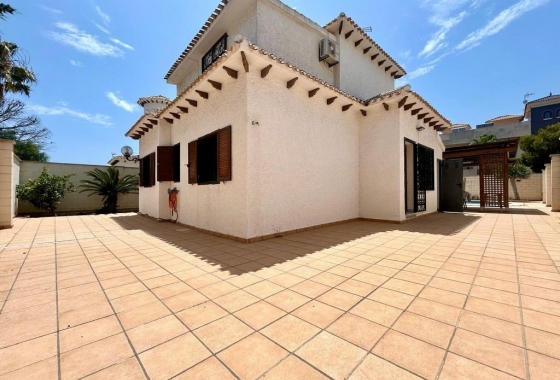 Wiederverkauf - Villa - Orihuela Costa - La Zenia