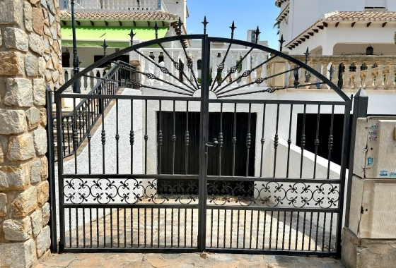 Wiederverkauf - Villa - Orihuela Costa - La Zenia