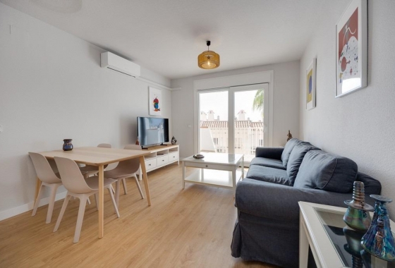 Resale - Apartment - Orihuela Costa - Campoamor