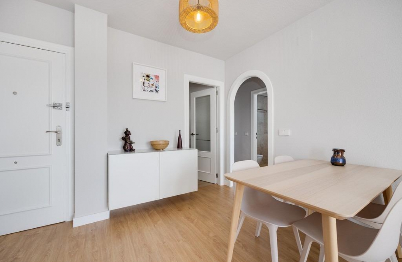 Resale - Apartment - Orihuela Costa - Campoamor