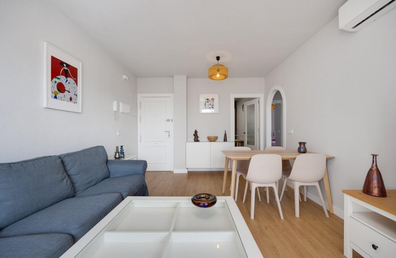 Resale - Apartment - Orihuela Costa - Campoamor