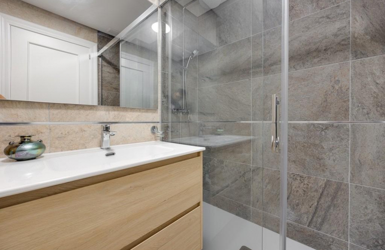 Resale - Apartment - Orihuela Costa - Campoamor