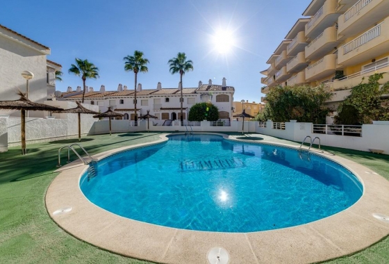Resale - Apartment - Orihuela Costa - Campoamor