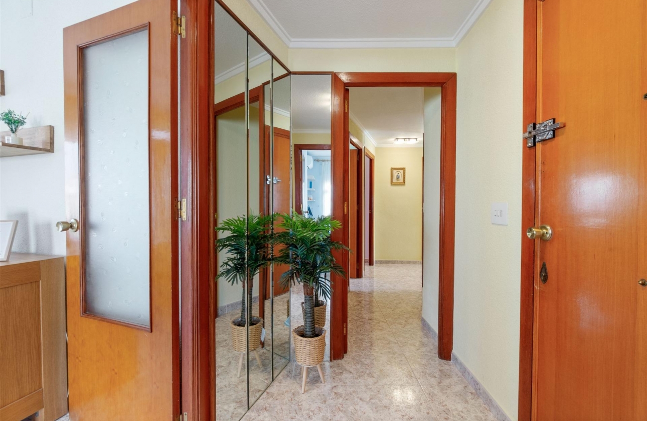 Resale - Apartment - Torrevieja - torrevieja