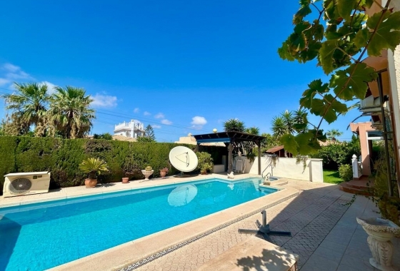 Wiederverkauf - Villa - Orihuela Costa - Cabo Roig