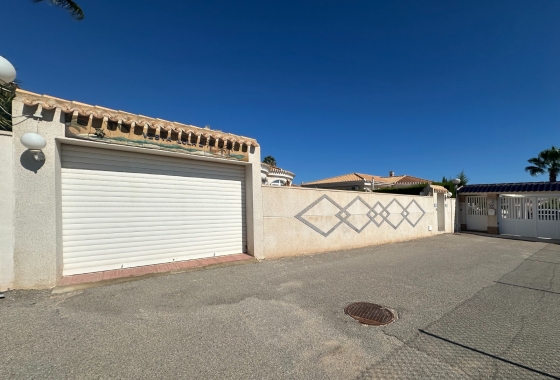 Resale - Villa - Orihuela Costa - Playa Flamenca