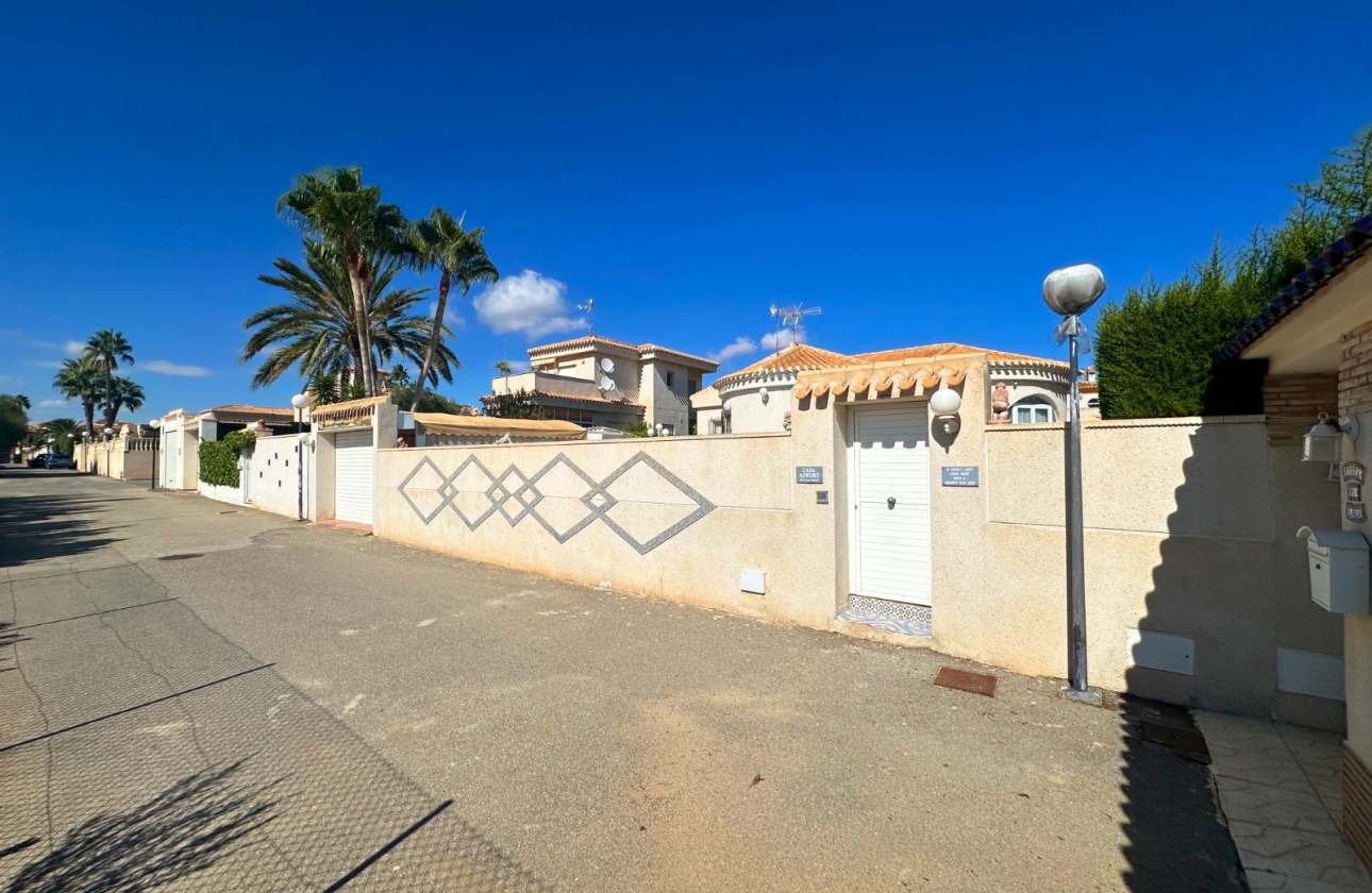 Resale - Villa - Orihuela Costa - Playa Flamenca