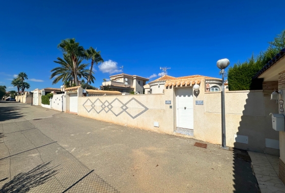 Resale - Villa - Orihuela Costa - Playa Flamenca