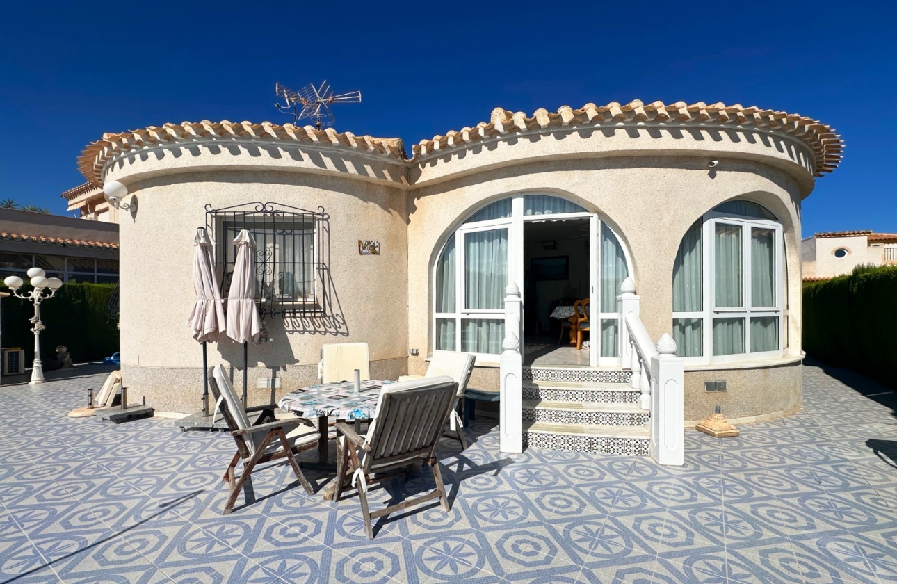 Resale - Villa - Orihuela Costa - Playa Flamenca