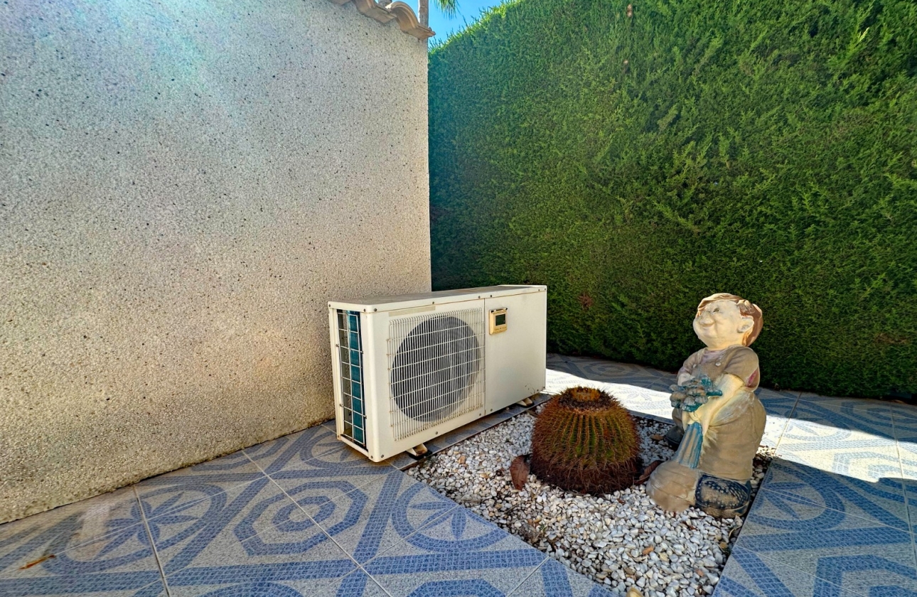 Resale - Villa - Orihuela Costa - Playa Flamenca