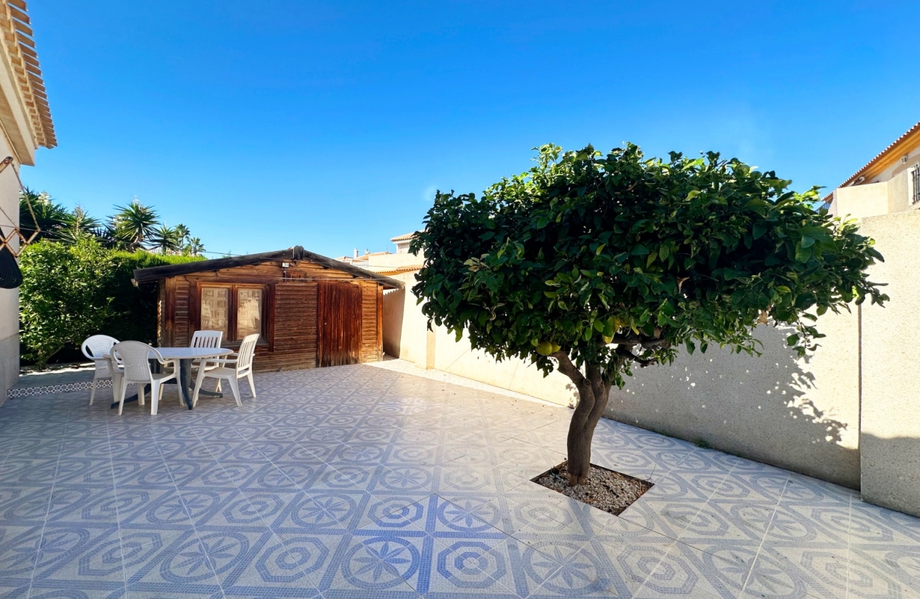 Resale - Villa - Orihuela Costa - Playa Flamenca