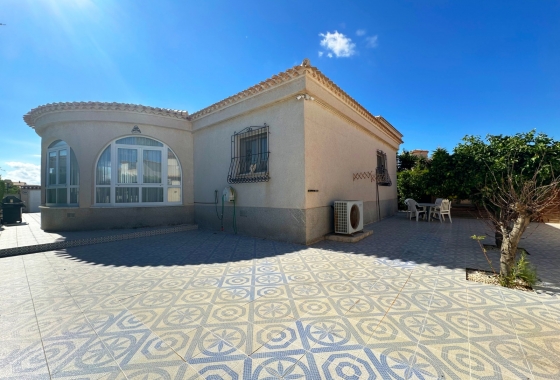 Resale - Villa - Orihuela Costa - Playa Flamenca