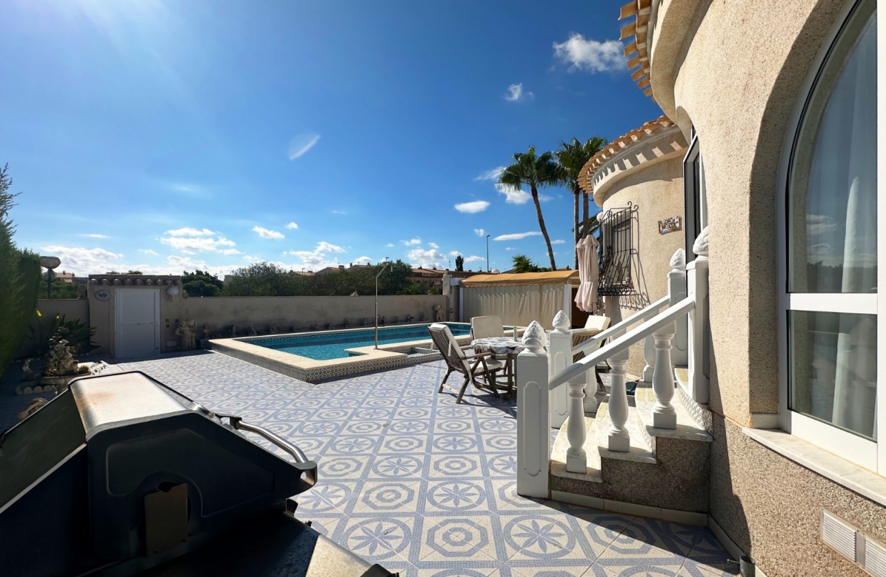 Resale - Villa - Orihuela Costa - Playa Flamenca