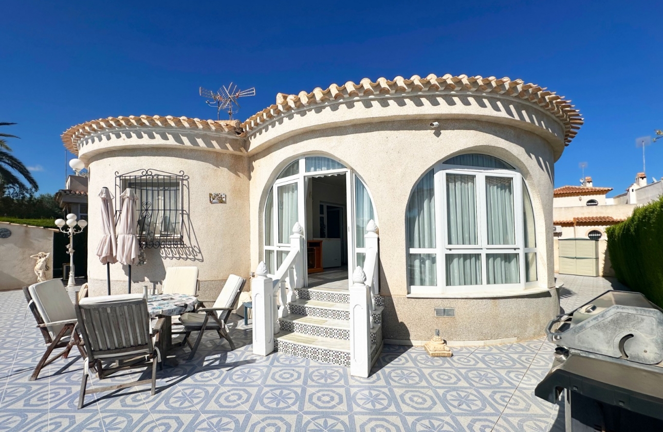 Resale - Villa - Orihuela Costa - Playa Flamenca