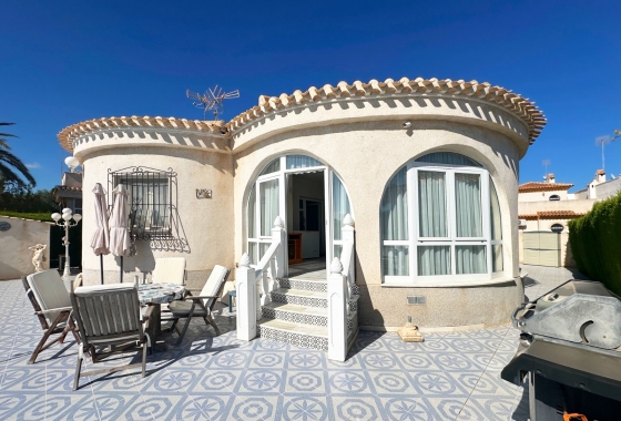 Resale - Villa - Orihuela Costa - Playa Flamenca