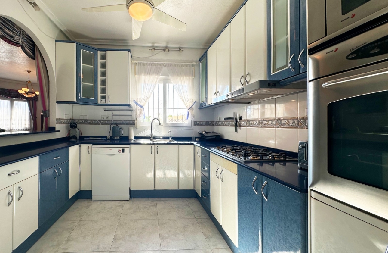 Resale - Villa - Orihuela Costa - Playa Flamenca