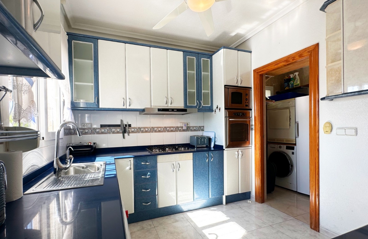 Resale - Villa - Orihuela Costa - Playa Flamenca