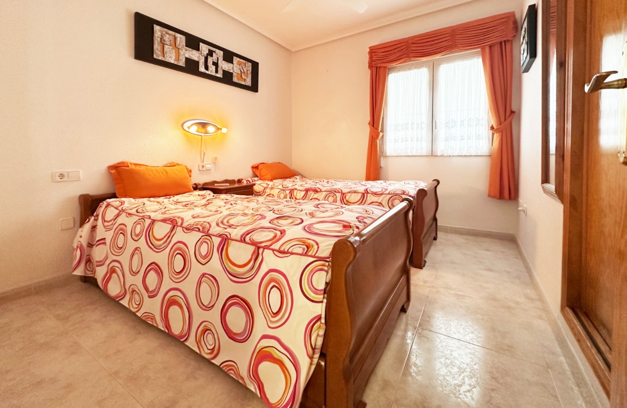 Resale - Villa - Orihuela Costa - Playa Flamenca