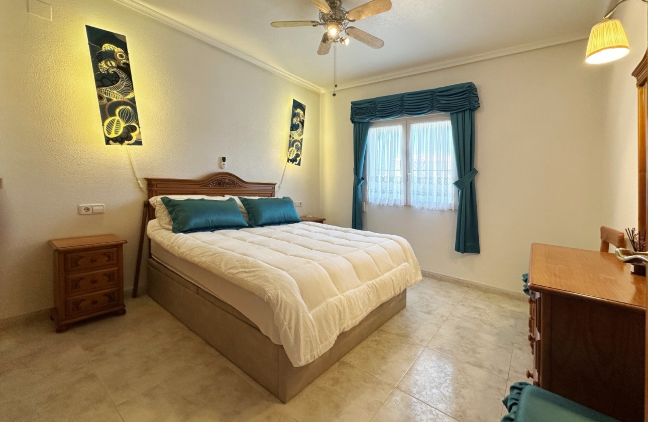 Resale - Villa - Orihuela Costa - Playa Flamenca