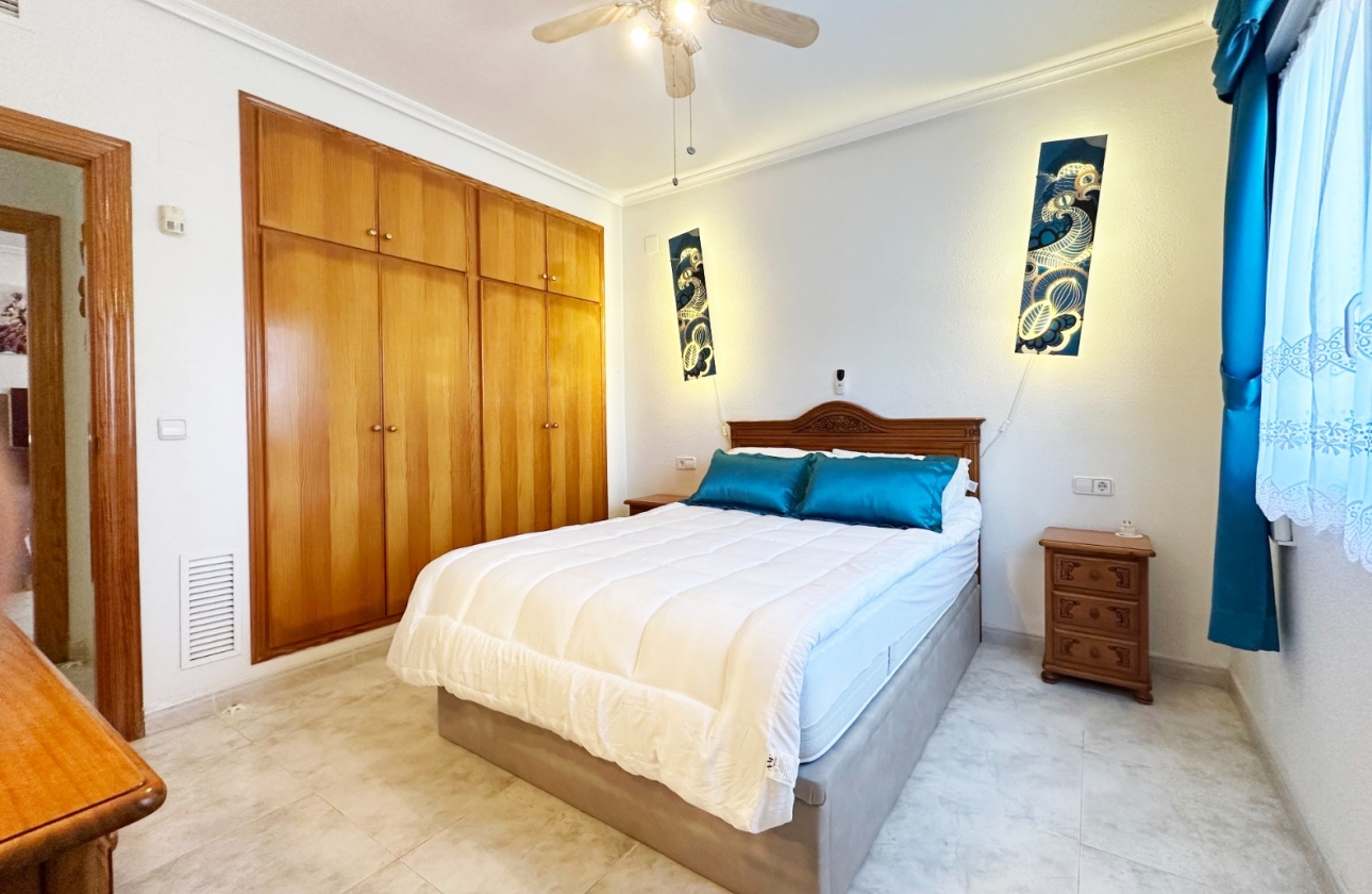 Resale - Villa - Orihuela Costa - Playa Flamenca