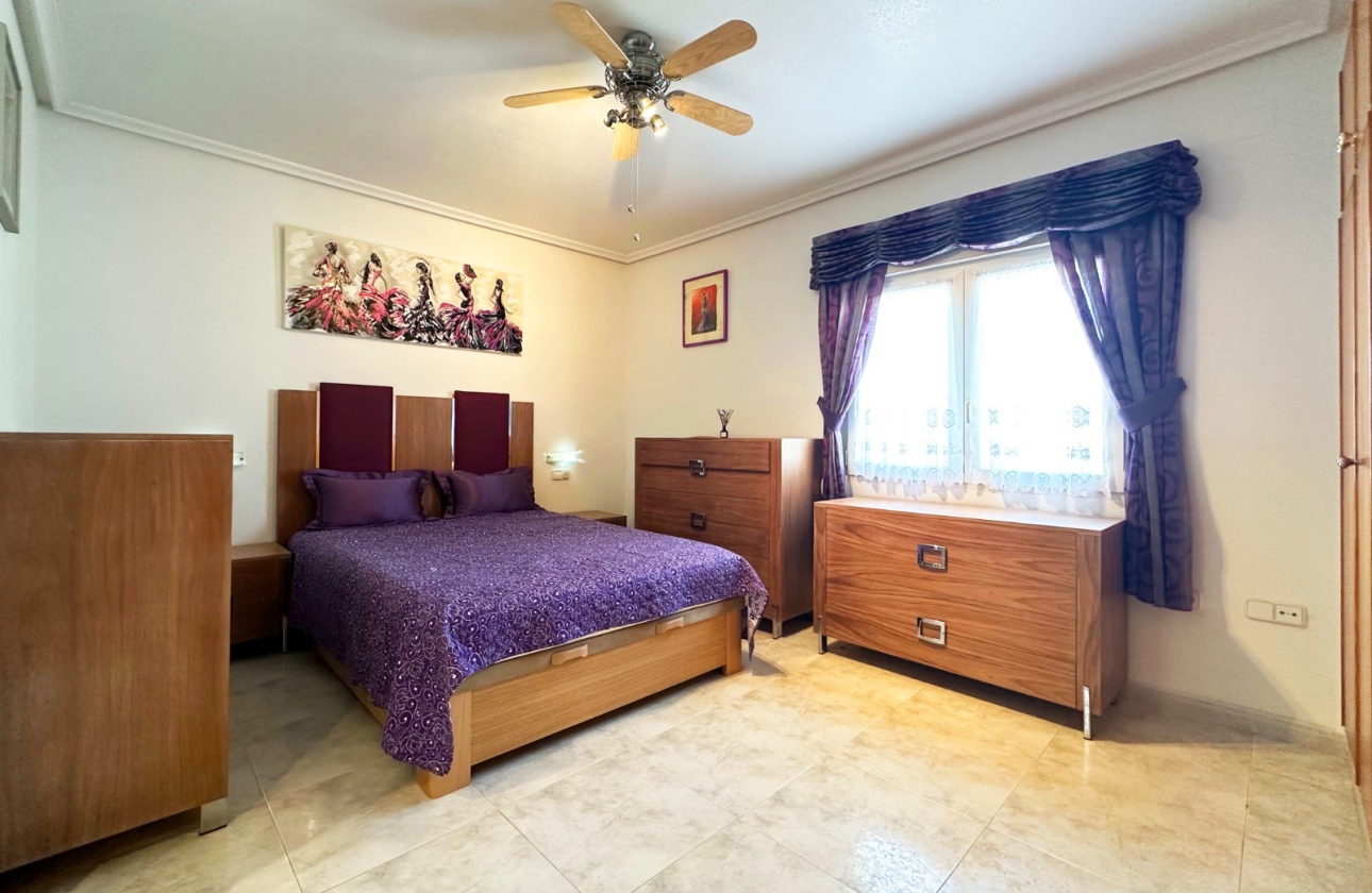 Resale - Villa - Orihuela Costa - Playa Flamenca