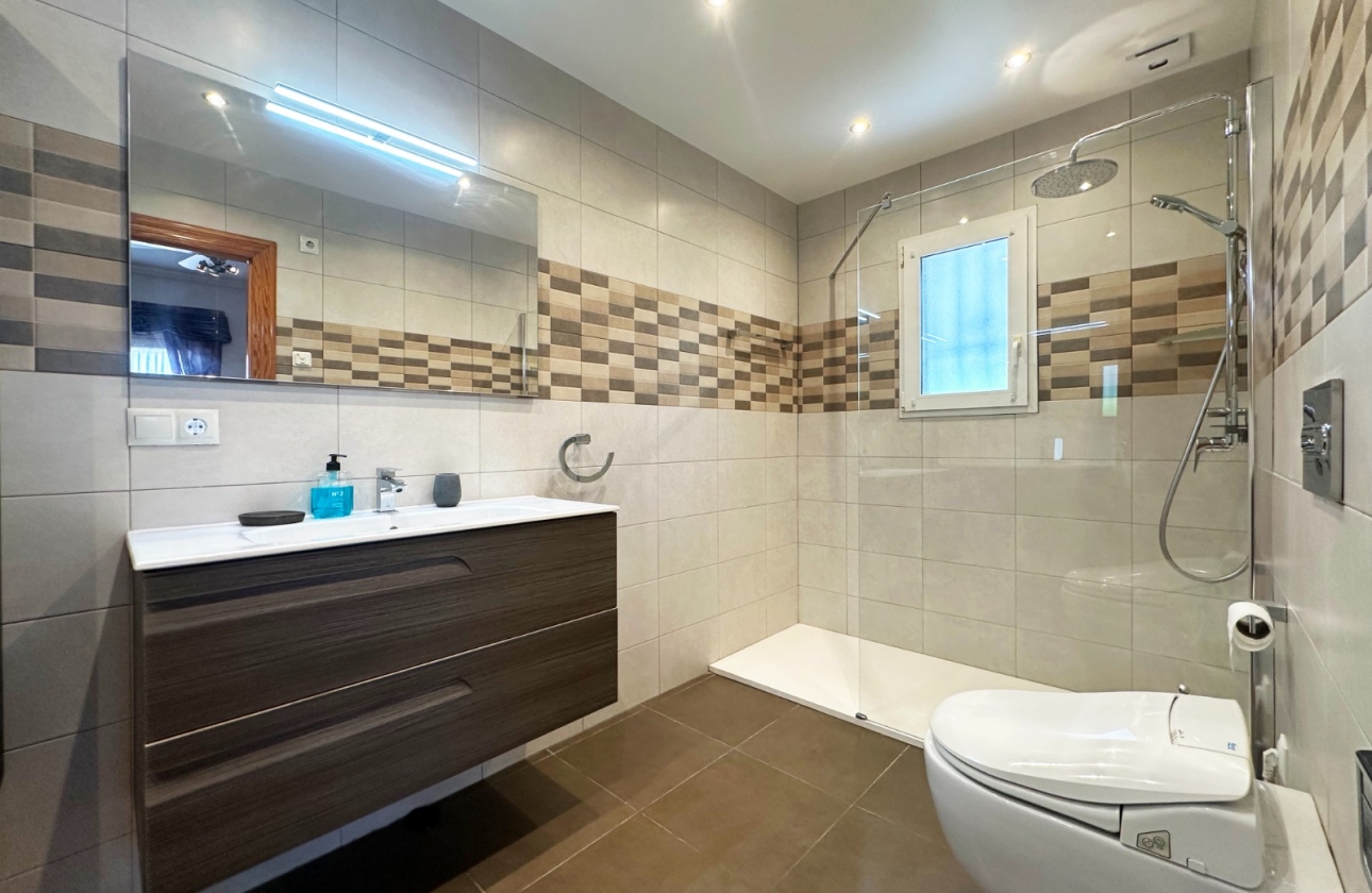 Resale - Villa - Orihuela Costa - Playa Flamenca