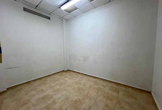 Wiederverkauf - Kommerziell - Beniel