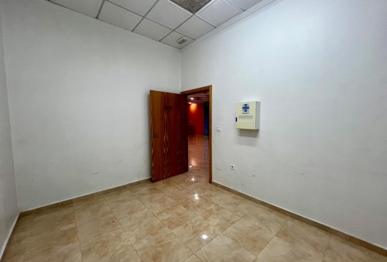 Wiederverkauf - Kommerziell - Beniel