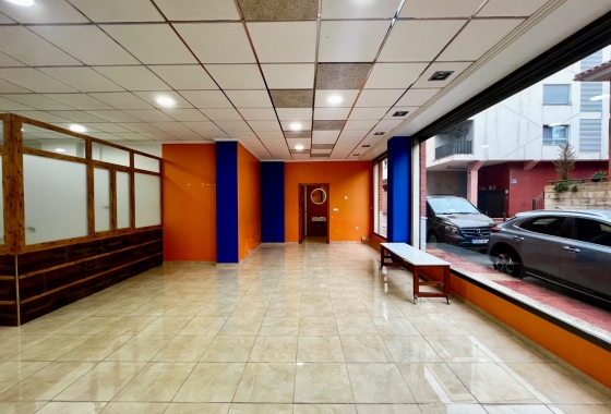 Wiederverkauf - Kommerziell - Beniel