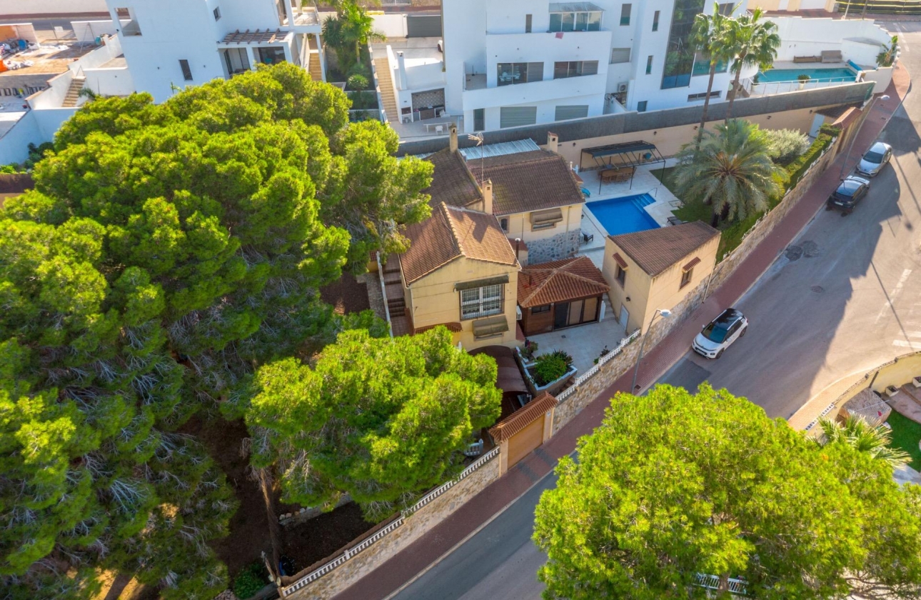 Wiederverkauf - Villa - Torrevieja - Los balcones