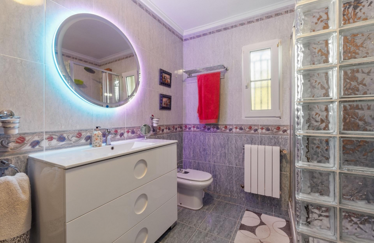 Wiederverkauf - Villa - Torrevieja - Los balcones