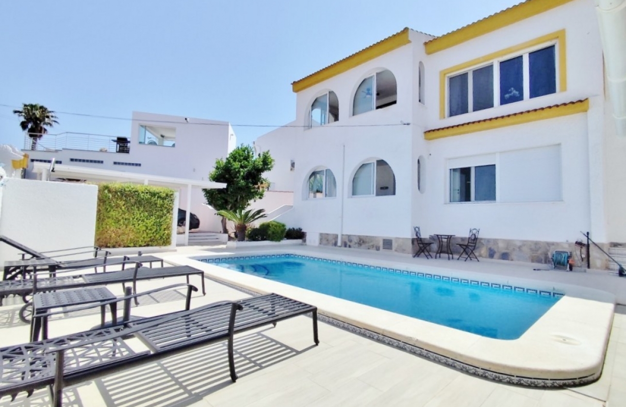 Resale - Villa - San Miguel de Salinas