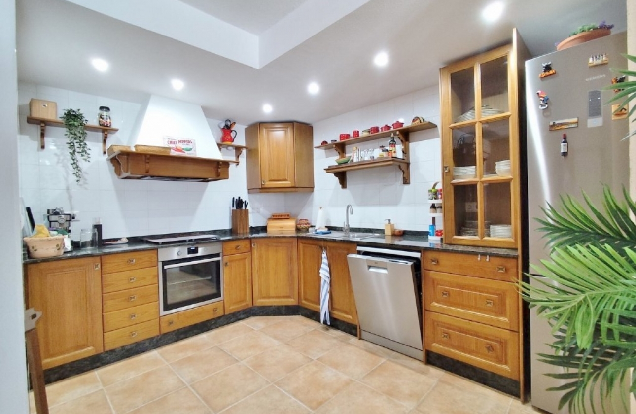 Resale - Villa - San Miguel de Salinas