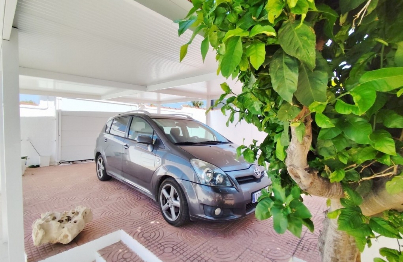 Resale - Villa - San Miguel de Salinas