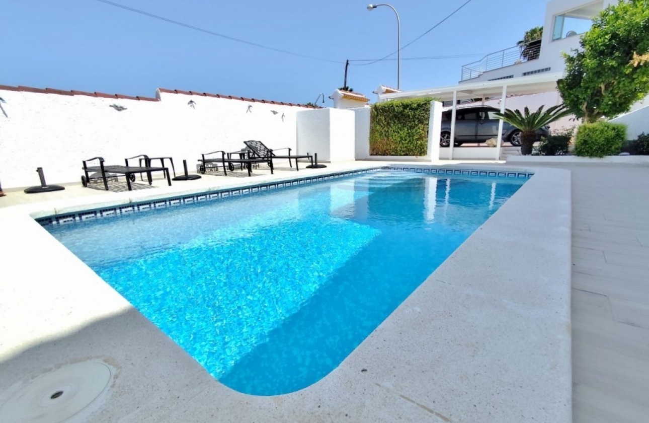 Resale - Villa - San Miguel de Salinas