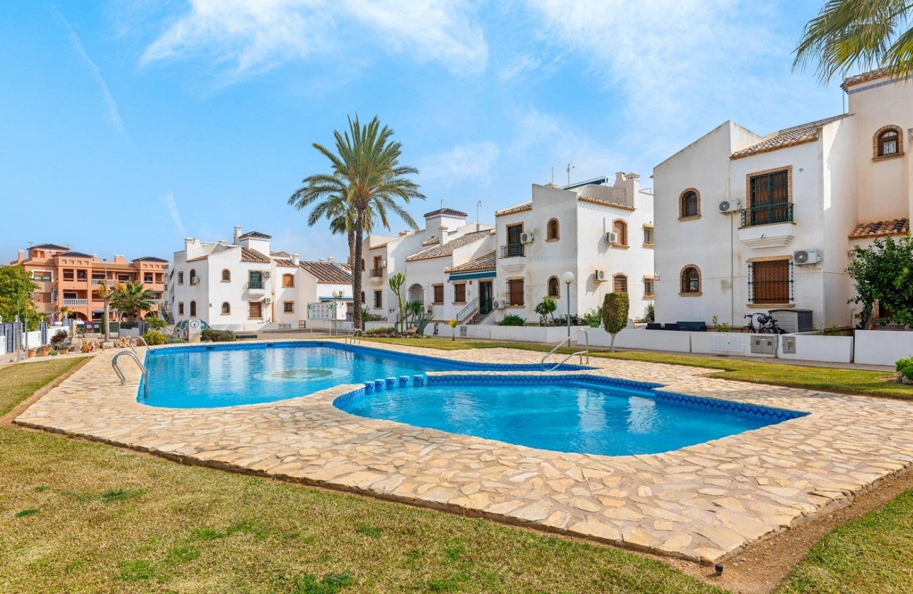 Resale - Apartment - Orihuela Costa - Villamartin