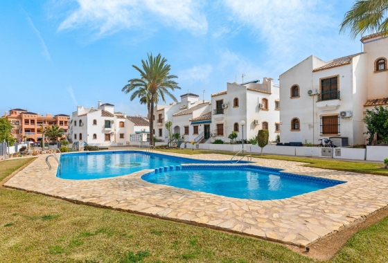 Resale - Apartment - Orihuela Costa - Villamartin