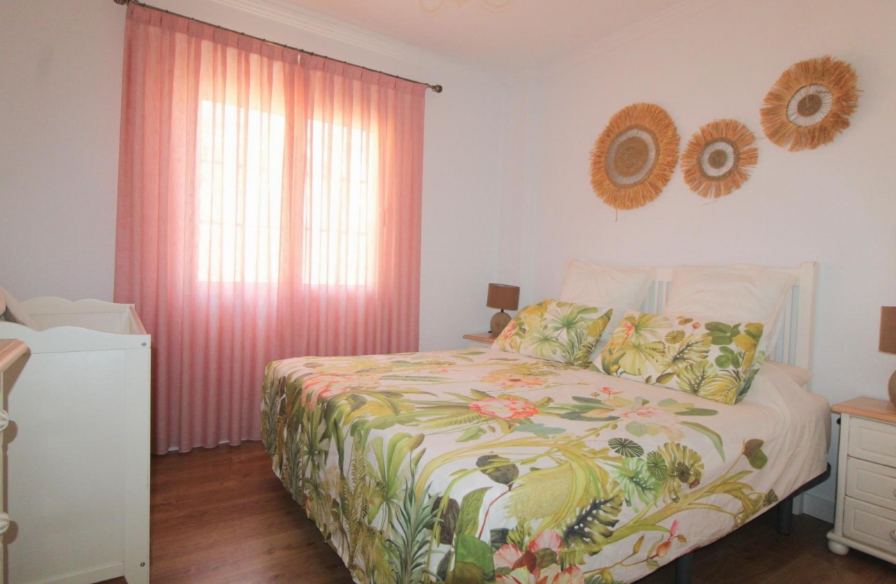 Resale - Apartment - Torrevieja - La Veleta