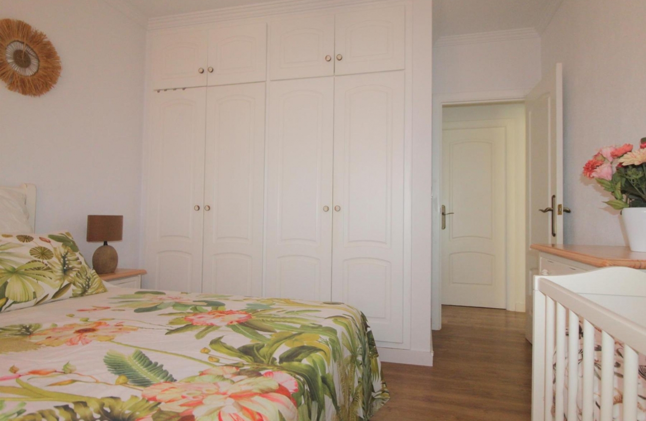 Resale - Apartment - Torrevieja - La Veleta