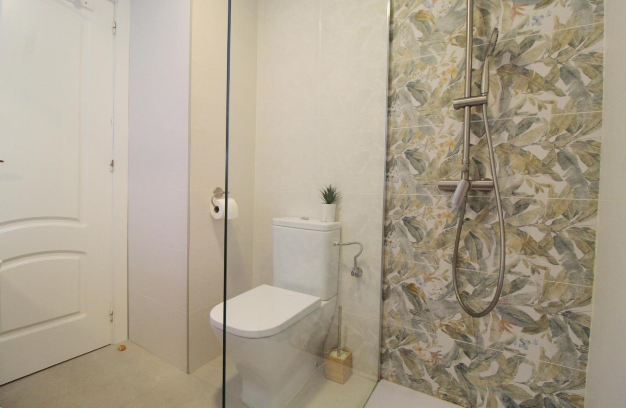 Resale - Apartment - Torrevieja - La Veleta