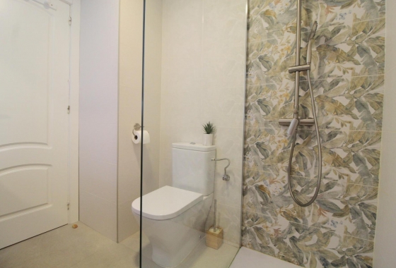 Resale - Apartment - Torrevieja - La Veleta