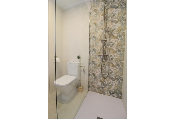 Resale - Apartment - Torrevieja - La Veleta