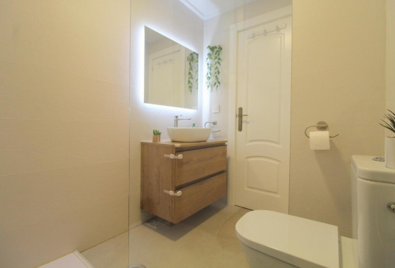 Resale - Apartment - Torrevieja - La Veleta